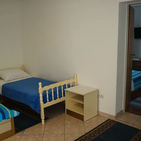 Apartment Zdravko - 150 M From Sandy