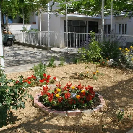Apartment Zdravko - 150 M From Sandy